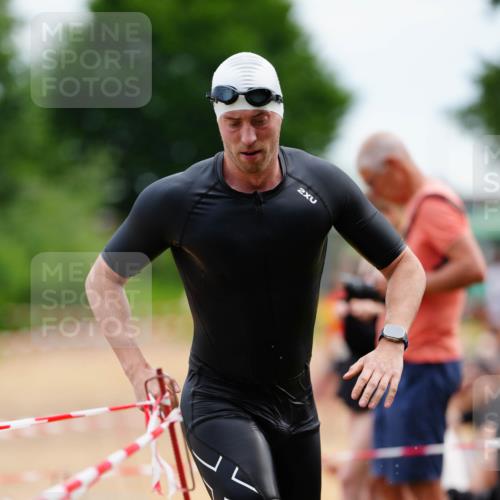 21.06.2026 - 29. Vierlanden-Triathlon LAZAROV Photography http://msf.ph/oto/9863776 21.06.2026 11:08:22 Schwimmen 645, 658, 735, 1358 meine-sportfotos.de