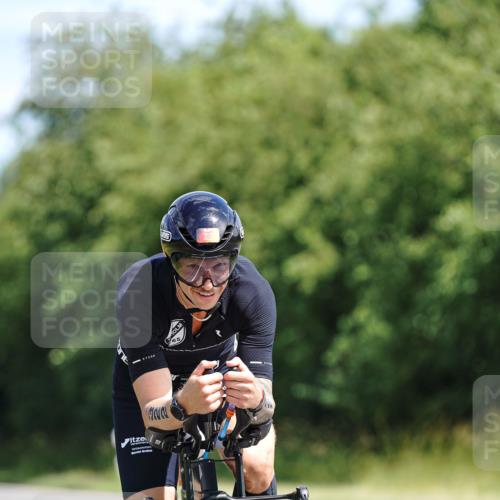 21.06.2026 - Viking Triathlon Michael Burmester http://msf.ph/oto/9863777 21.06.2026 11:41:35 Radfahren 25, 214, 219, 222, 239, 269, 314, 322, 407, 508, 547, 549, 575 meine-sportfotos.de