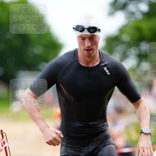 21.06.2026 - 29. Vierlanden-Triathlon LAZAROV Photography http://msf.ph/oto/9863778 21.06.2026 11:08:23 Schwimmen 645, 658, 735, 1358 meine-sportfotos.de