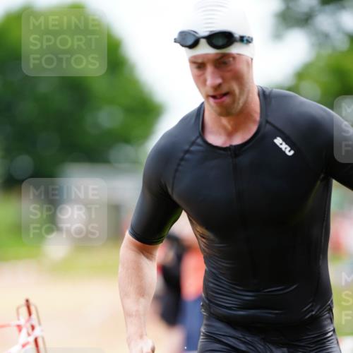 21.06.2026 - 29. Vierlanden-Triathlon LAZAROV Photography http://msf.ph/oto/9863779 21.06.2026 11:08:23 Schwimmen 645, 658, 735, 1358 meine-sportfotos.de
