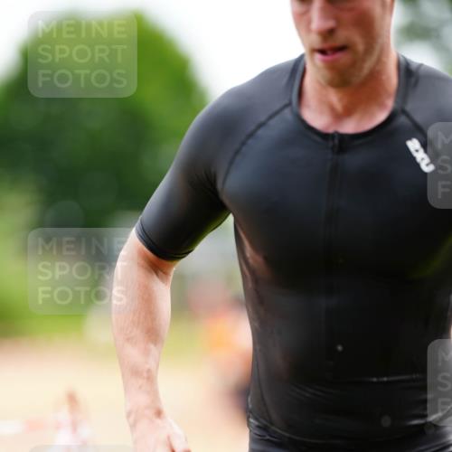 21.06.2026 - 29. Vierlanden-Triathlon LAZAROV Photography http://msf.ph/oto/9863781 21.06.2026 11:08:24 Schwimmen 645, 658, 735 meine-sportfotos.de