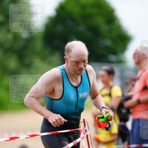 21.06.2026 - 29. Vierlanden-Triathlon LAZAROV Photography http://msf.ph/oto/9863791 21.06.2026 11:09:23 Schwimmen 800 meine-sportfotos.de