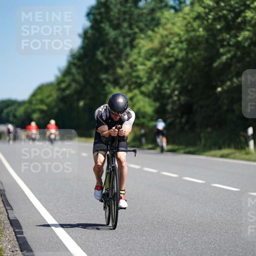 21.06.2026 - Viking Triathlon Michael Burmester http://msf.ph/oto/9863805 21.06.2026 11:42:02 Radfahren 83, 124, 142, 142, 239, 364, 390, 455, 517, 621 meine-sportfotos.de