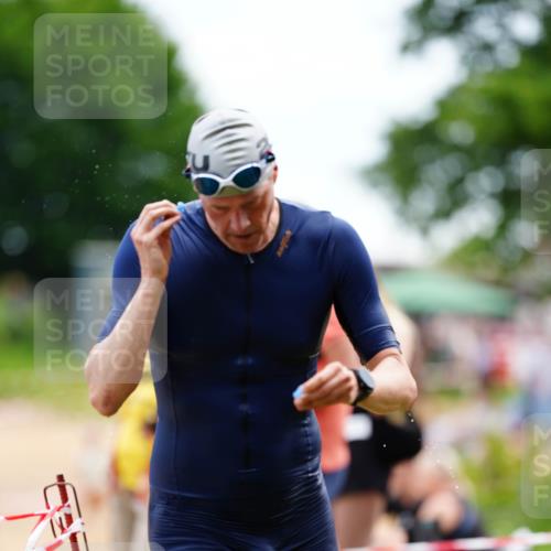 21.06.2026 - 29. Vierlanden-Triathlon LAZAROV Photography http://msf.ph/oto/9863810 21.06.2026 11:10:11 Schwimmen 741, 773 meine-sportfotos.de
