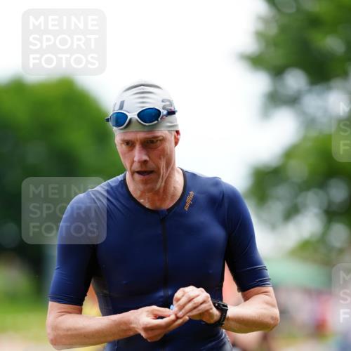 21.06.2026 - 29. Vierlanden-Triathlon LAZAROV Photography http://msf.ph/oto/9863812 21.06.2026 11:10:11 Schwimmen 741, 773 meine-sportfotos.de