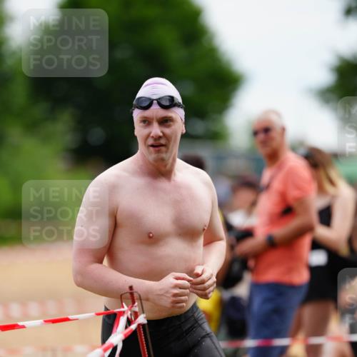 21.06.2026 - 29. Vierlanden-Triathlon LAZAROV Photography http://msf.ph/oto/9863815 21.06.2026 11:10:15 Schwimmen 741, 755, 773 meine-sportfotos.de