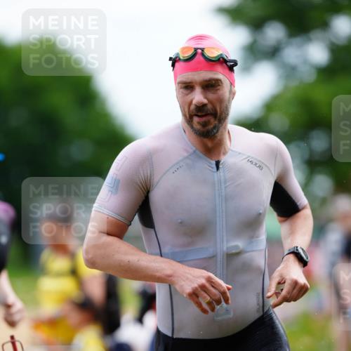 21.06.2026 - 29. Vierlanden-Triathlon LAZAROV Photography http://msf.ph/oto/9863859 21.06.2026 11:11:19 Schwimmen 692, 750, 808, 811 meine-sportfotos.de