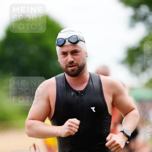 21.06.2026 - 29. Vierlanden-Triathlon LAZAROV Photography http://msf.ph/oto/9863864 21.06.2026 11:11:22 Schwimmen 692, 750, 808, 811 meine-sportfotos.de