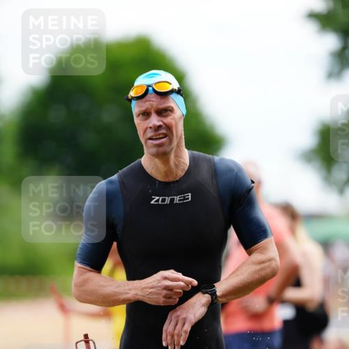 21.06.2026 - 29. Vierlanden-Triathlon LAZAROV Photography http://msf.ph/oto/9863870 21.06.2026 11:11:46 Schwimmen 770, 798 meine-sportfotos.de