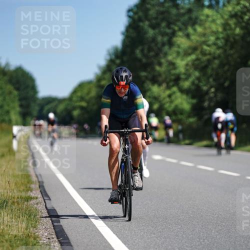 21.06.2026 - Viking Triathlon Michael Burmester http://msf.ph/oto/9863884 21.06.2026 11:44:01 Radfahren 20, 68, 70, 70, 75, 255, 261, 289, 348, 370, 374, 386, 419, 463, 642, 670 meine-sportfotos.de