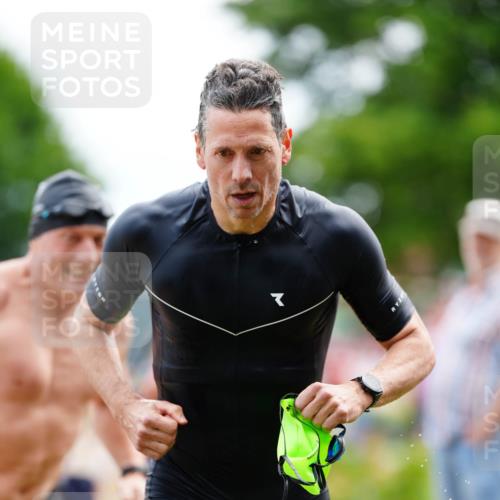 21.06.2026 - 29. Vierlanden-Triathlon LAZAROV Photography http://msf.ph/oto/9863907 21.06.2026 11:12:47 Schwimmen 759, 760, 817 meine-sportfotos.de