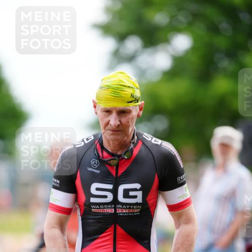 21.06.2026 - 29. Vierlanden-Triathlon LAZAROV Photography http://msf.ph/oto/9863951 21.06.2026 11:13:46 Schwimmen 809, 819, 825 meine-sportfotos.de