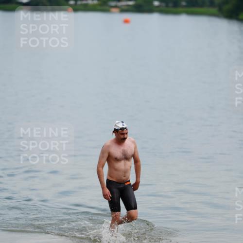 21.06.2026 - 29. Vierlanden-Triathlon LAZAROV Photography http://msf.ph/oto/9863963 21.06.2026 11:15:00 Schwimmen  meine-sportfotos.de