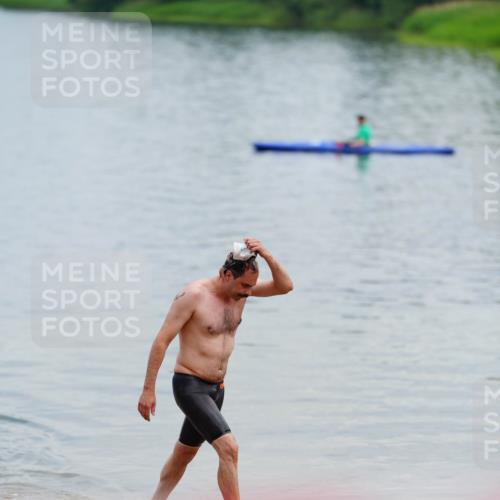 21.06.2026 - 29. Vierlanden-Triathlon LAZAROV Photography http://msf.ph/oto/9863967 21.06.2026 11:15:03 Schwimmen 902 meine-sportfotos.de