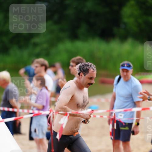 21.06.2026 - 29. Vierlanden-Triathlon LAZAROV Photography http://msf.ph/oto/9863976 21.06.2026 11:15:10 Schwimmen 902 meine-sportfotos.de