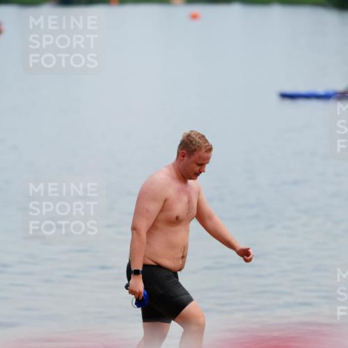21.06.2026 - 29. Vierlanden-Triathlon LAZAROV Photography http://msf.ph/oto/9864009 21.06.2026 11:15:40 Schwimmen  meine-sportfotos.de