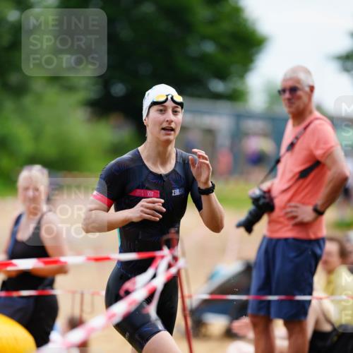 21.06.2026 - 29. Vierlanden-Triathlon LAZAROV Photography http://msf.ph/oto/9864042 21.06.2026 11:17:38 Schwimmen 863 meine-sportfotos.de