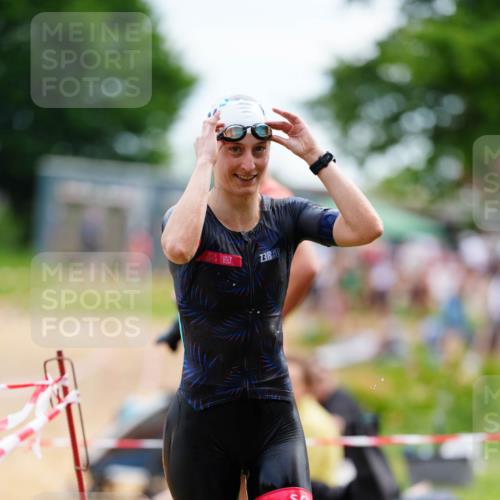 21.06.2026 - 29. Vierlanden-Triathlon LAZAROV Photography http://msf.ph/oto/9864044 21.06.2026 11:17:39 Schwimmen 863 meine-sportfotos.de