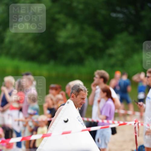 21.06.2026 - 29. Vierlanden-Triathlon LAZAROV Photography http://msf.ph/oto/9864059 21.06.2026 11:18:28 Schwimmen 769, 786 meine-sportfotos.de