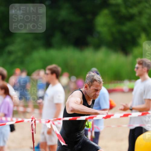 21.06.2026 - 29. Vierlanden-Triathlon LAZAROV Photography http://msf.ph/oto/9864062 21.06.2026 11:18:29 Schwimmen 769, 786 meine-sportfotos.de