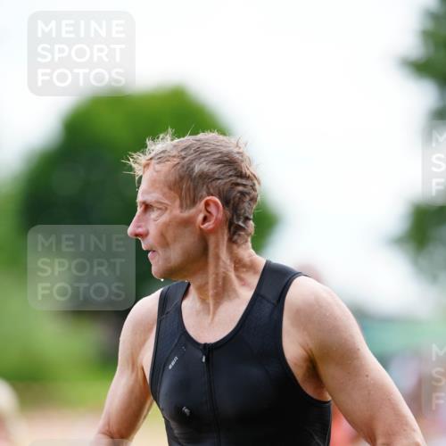 21.06.2026 - 29. Vierlanden-Triathlon LAZAROV Photography http://msf.ph/oto/9864072 21.06.2026 11:18:32 Schwimmen 769, 786 meine-sportfotos.de
