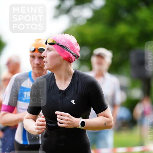21.06.2026 - 29. Vierlanden-Triathlon LAZAROV Photography http://msf.ph/oto/9864105 21.06.2026 11:18:55 Schwimmen 844, 879, 882 meine-sportfotos.de