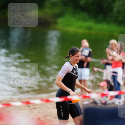 21.06.2026 - 29. Vierlanden-Triathlon LAZAROV Photography http://msf.ph/oto/9864111 21.06.2026 11:19:04 Schwimmen 776, 828, 835 meine-sportfotos.de