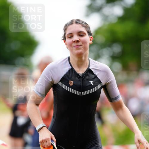 21.06.2026 - 29. Vierlanden-Triathlon LAZAROV Photography http://msf.ph/oto/9864123 21.06.2026 11:19:08 Schwimmen 776, 828, 835 meine-sportfotos.de
