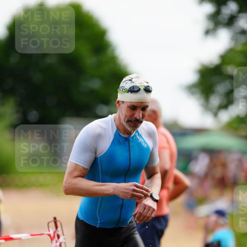 21.06.2026 - 29. Vierlanden-Triathlon LAZAROV Photography http://msf.ph/oto/9864127 21.06.2026 11:19:11 Schwimmen 776, 828, 835 meine-sportfotos.de