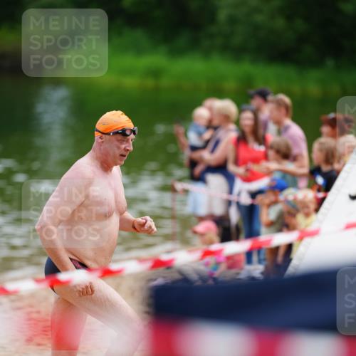 21.06.2026 - 29. Vierlanden-Triathlon LAZAROV Photography http://msf.ph/oto/9864139 21.06.2026 11:19:19 Schwimmen 835, 900 meine-sportfotos.de