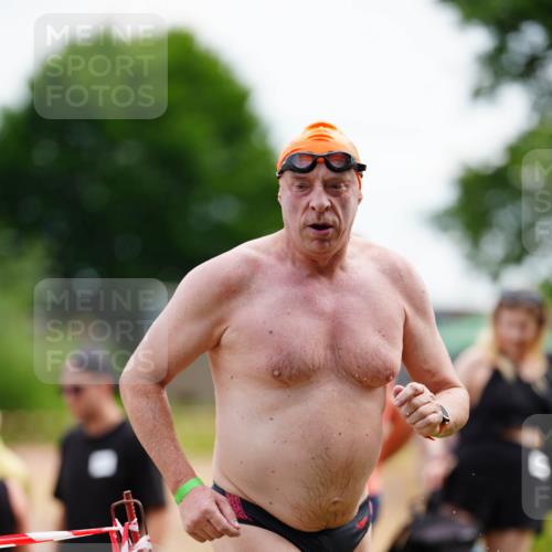 21.06.2026 - 29. Vierlanden-Triathlon LAZAROV Photography http://msf.ph/oto/9864147 21.06.2026 11:19:23 Schwimmen 900 meine-sportfotos.de