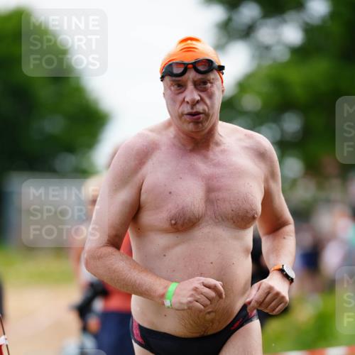 21.06.2026 - 29. Vierlanden-Triathlon LAZAROV Photography http://msf.ph/oto/9864149 21.06.2026 11:19:23 Schwimmen 900 meine-sportfotos.de