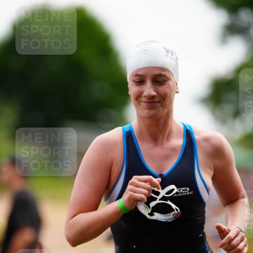 21.06.2026 - 29. Vierlanden-Triathlon LAZAROV Photography http://msf.ph/oto/9864154 21.06.2026 11:20:06 Schwimmen 827, 893, 901 meine-sportfotos.de
