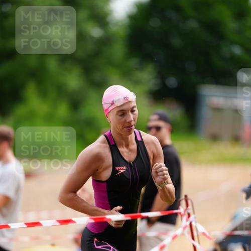 21.06.2026 - 29. Vierlanden-Triathlon LAZAROV Photography http://msf.ph/oto/9864157 21.06.2026 11:20:08 Schwimmen 827, 893, 901 meine-sportfotos.de