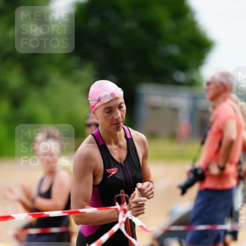 21.06.2026 - 29. Vierlanden-Triathlon LAZAROV Photography http://msf.ph/oto/9864159 21.06.2026 11:20:08 Schwimmen 827, 893, 901 meine-sportfotos.de