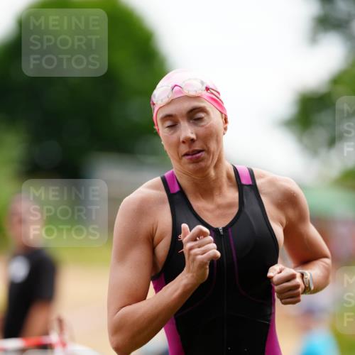 21.06.2026 - 29. Vierlanden-Triathlon LAZAROV Photography http://msf.ph/oto/9864165 21.06.2026 11:20:09 Schwimmen 827, 893, 901 meine-sportfotos.de