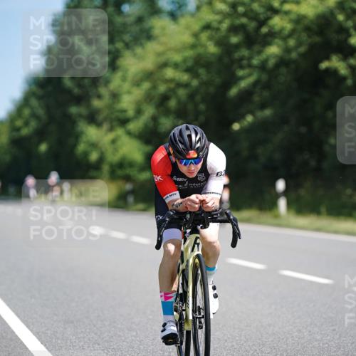 21.06.2026 - Viking Triathlon Michael Burmester http://msf.ph/oto/9864172 21.06.2026 11:46:25 Radfahren 87, 95, 154, 181, 181, 295, 335, 355, 409, 462, 527, 567, 649, 649, 655 meine-sportfotos.de