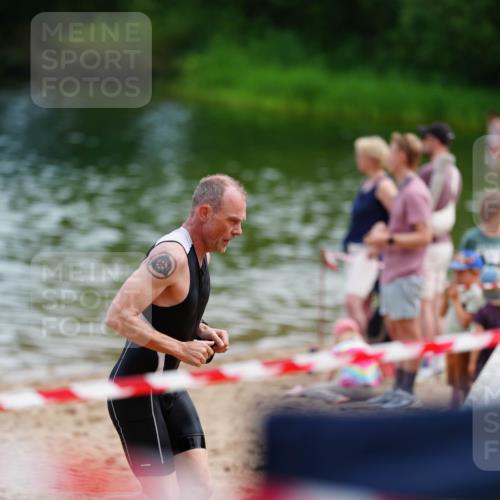 21.06.2026 - 29. Vierlanden-Triathlon LAZAROV Photography http://msf.ph/oto/9864260 21.06.2026 11:21:26 Schwimmen 768, 793 meine-sportfotos.de