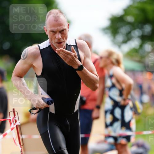 21.06.2026 - 29. Vierlanden-Triathlon LAZAROV Photography http://msf.ph/oto/9864268 21.06.2026 11:21:29 Schwimmen 768, 793 meine-sportfotos.de