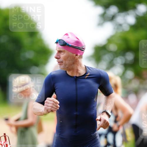 21.06.2026 - 29. Vierlanden-Triathlon LAZAROV Photography http://msf.ph/oto/9864275 21.06.2026 11:21:55 Schwimmen 806 meine-sportfotos.de