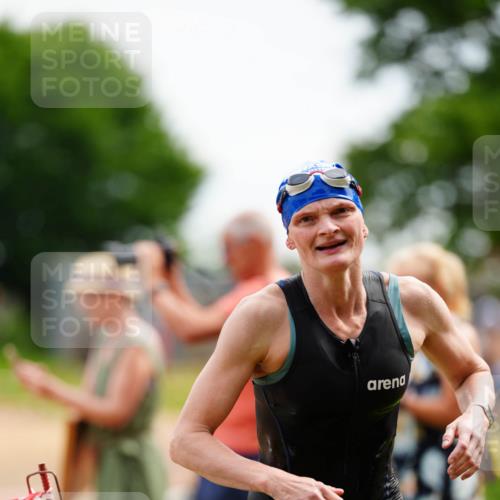 21.06.2026 - 29. Vierlanden-Triathlon LAZAROV Photography http://msf.ph/oto/9864312 21.06.2026 11:22:35 Schwimmen 841, 848, 873, 899, 906 meine-sportfotos.de
