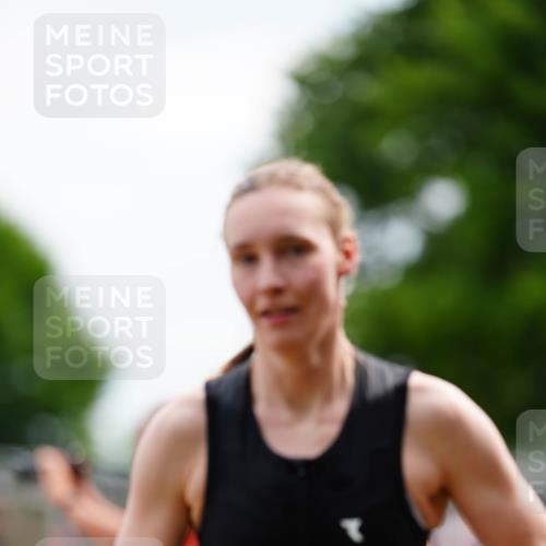 21.06.2026 - 29. Vierlanden-Triathlon LAZAROV Photography http://msf.ph/oto/9864346 21.06.2026 11:22:52 Schwimmen 878, 885 meine-sportfotos.de
