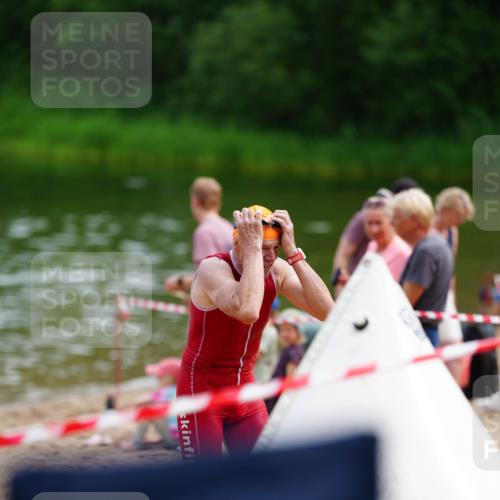 21.06.2026 - 29. Vierlanden-Triathlon LAZAROV Photography http://msf.ph/oto/9864353 21.06.2026 11:23:08 Schwimmen 762, 829, 854, 880 meine-sportfotos.de