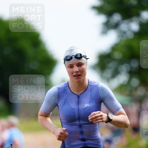 21.06.2026 - 29. Vierlanden-Triathlon LAZAROV Photography http://msf.ph/oto/9864392 21.06.2026 11:23:46 Schwimmen 842 meine-sportfotos.de