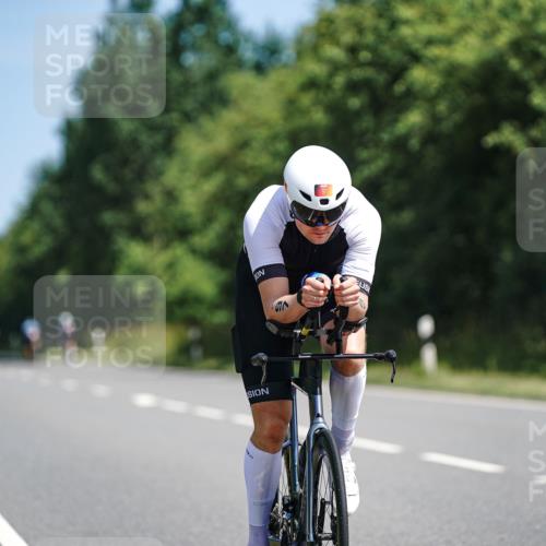 21.06.2026 - Viking Triathlon Michael Burmester http://msf.ph/oto/9864394 21.06.2026 11:48:20 Radfahren 34, 45, 97, 125, 125, 150, 150, 188, 197, 250, 303, 327, 340, 434, 485, 553, 553, 616, 622, 622, 651, 651, 652, 663, 665, 669 meine-sportfotos.de