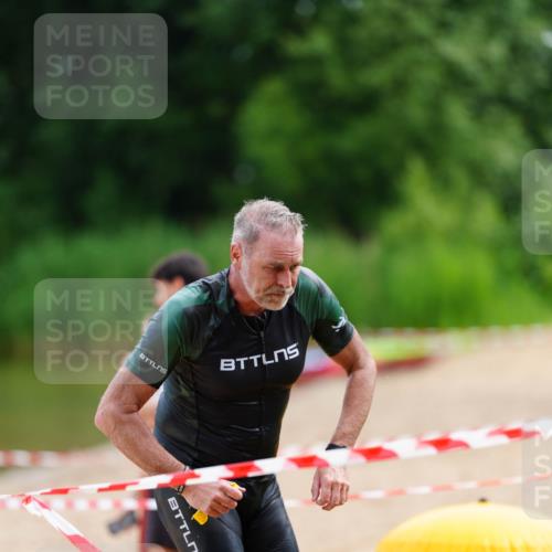 21.06.2026 - 29. Vierlanden-Triathlon LAZAROV Photography http://msf.ph/oto/9864400 21.06.2026 11:23:56 Schwimmen 771 meine-sportfotos.de