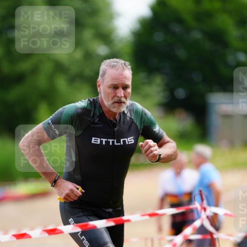 21.06.2026 - 29. Vierlanden-Triathlon LAZAROV Photography http://msf.ph/oto/9864402 21.06.2026 11:23:56 Schwimmen 771 meine-sportfotos.de