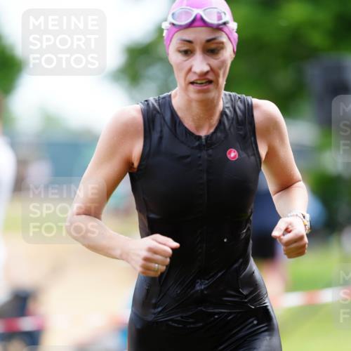 21.06.2026 - 29. Vierlanden-Triathlon LAZAROV Photography http://msf.ph/oto/9864413 21.06.2026 11:24:10 Schwimmen 865, 890 meine-sportfotos.de