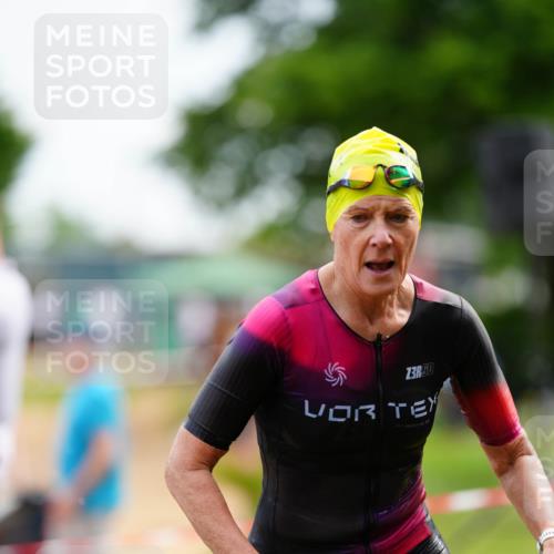 21.06.2026 - 29. Vierlanden-Triathlon LAZAROV Photography http://msf.ph/oto/9864443 21.06.2026 11:24:37 Schwimmen 818, 831, 837, 840, 852, 859, 888, 903 meine-sportfotos.de