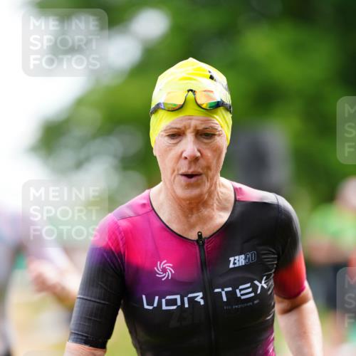 21.06.2026 - 29. Vierlanden-Triathlon LAZAROV Photography http://msf.ph/oto/9864445 21.06.2026 11:24:38 Schwimmen 818, 831, 837, 840, 852, 859, 888, 903 meine-sportfotos.de